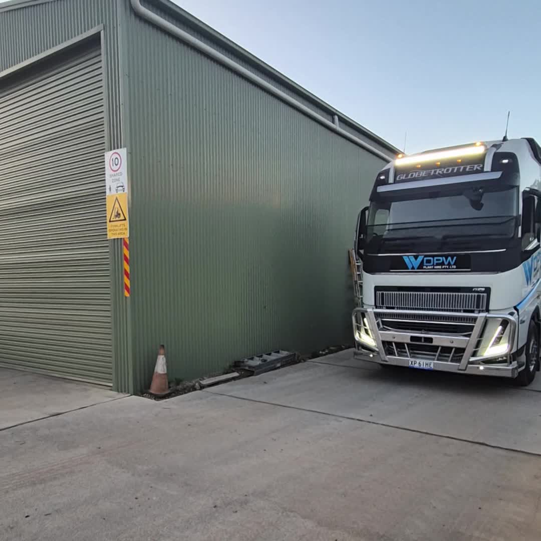 We’re thrilled to welcome the mighty Volvo FH16 to our fleet of Prime Movers! With its cutting-edge technology, exceptional power, and unmatched efficiency, this new addition is a game changer for heavy haulage operations and ready to go the extra mile for our clients.
Features Include:
➡️ Meets Metro Specifications
➡️ Quad-Axle Drop Deck
➡️ 35 Tonne Load Capacity
➡️ 14.4m Deck Length
➡️ 3.5m Deck Widener
➡️ Container Carrier Compatible
➡️ Hydraulic Bi-Fold Ramps
➡️ Rear Steer for tight access
🌟Stay tuned as we take our heavy haulage to new heights! #VolvoFH16 #HeavyHaulage #PrimeMovers