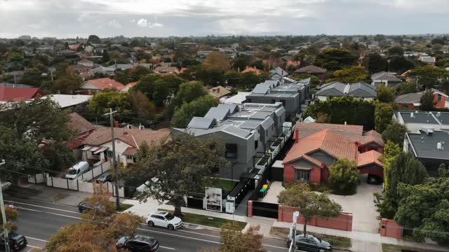 Venus St, Caulfield — project complete. A full walk-through of the finished build, from its street presence through to the interna…