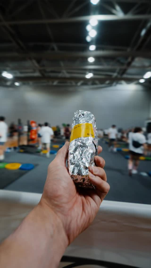 Kellyville 26 Fuelled by friends, fired up by burritos 🌯🔥 A huge thanks to our official warm-up partner @guzmanygomezsg for showing up BIG at Fitstop Global Games in Singapore with FREE burritos, limited-edition merch, and all the energy we needed to compete. Fast food that athletes say YES to. #FitstopGlobalGames #GYG