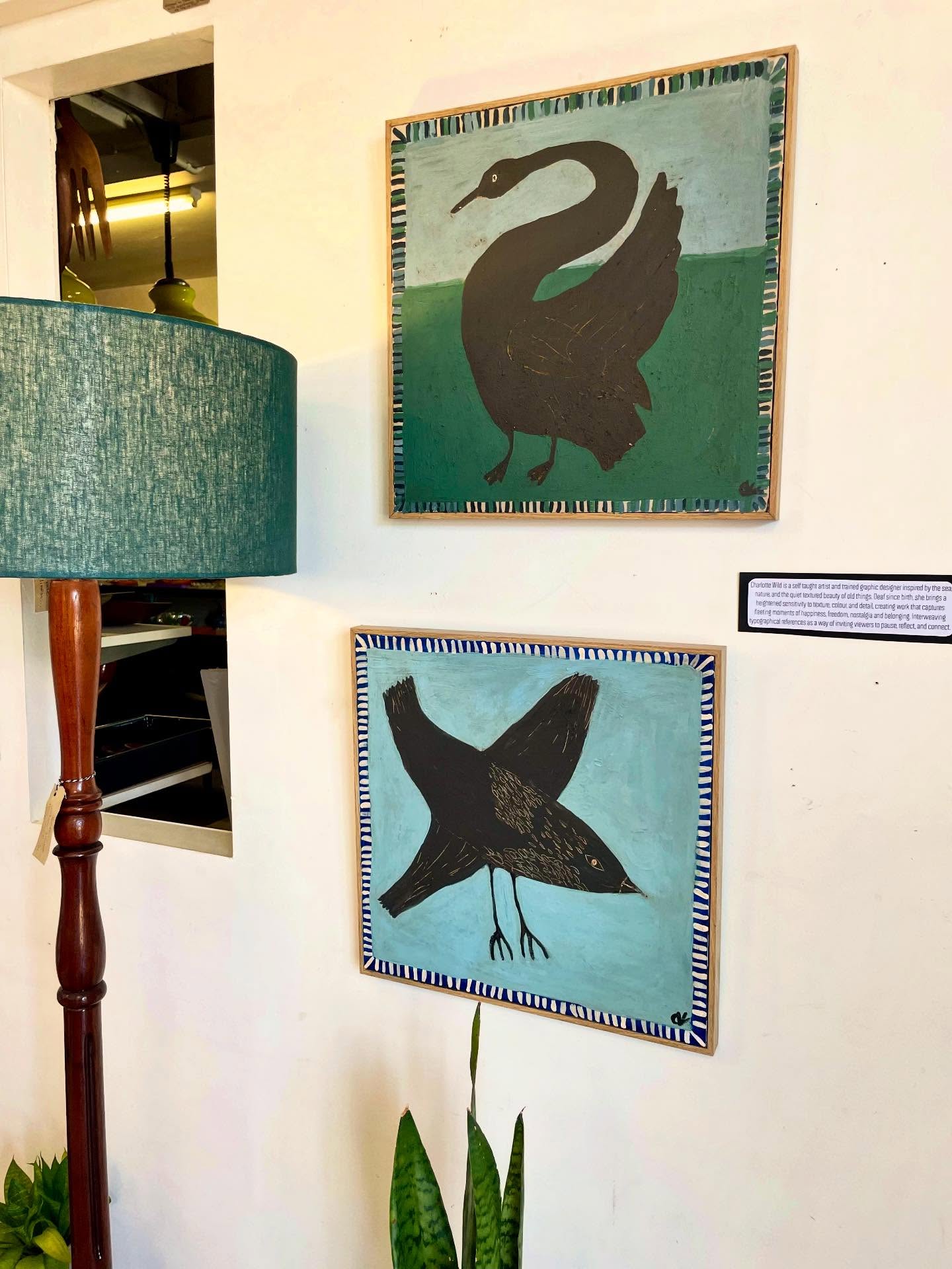 Welcome to the walls of resould Charlotte Wild
@wildcreativedesign
What a pleasure it is to showcase these two beautiful works;
wax and paint on board 🐦⬛
Blue to Green
40 x 40
Sky Bird
40 x 40
…
Supporting locals artist since 2009
@resould
#localart #supportsmallbusiness #byronbay #brunswickheads #resould