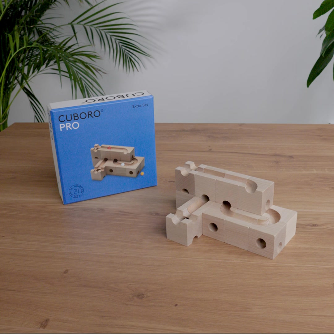 The newest edition to the range is the Cuboro PRO extra set. This set comes with elements(blocks) that all have at least 3 different functions, compared to other sets with mostly only 2 functions per element. This creates a space for much more complexity in runs and rewards harder thinking and better strategy.
Get thinking :)🧸🎎🪆🪀#Cuboro #woodentoys #tasmania #cuboro #woodworking #puzzlegame