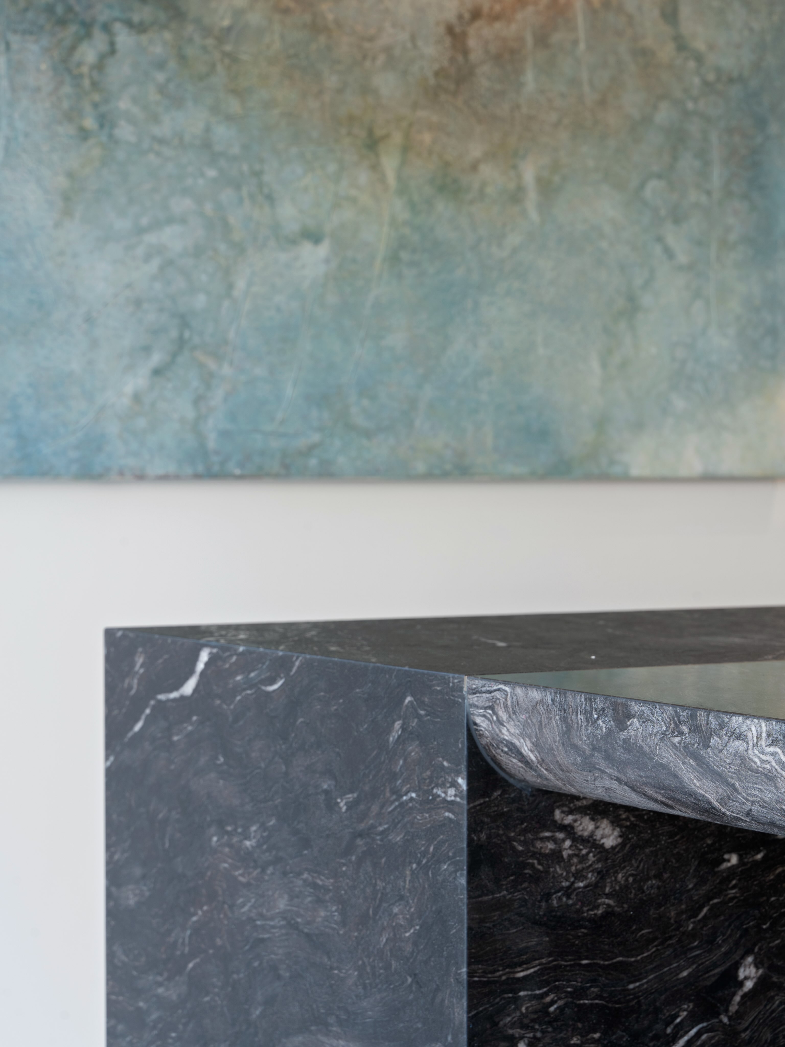 Chosen to be lived with.
The details that shape a home are often the ones you encounter without thinking. A hand on the tap, light through textured glass, the cool edge of stone while dinner is being made. Designed to feel right, work together, and grow familiar with use.
Made for life.