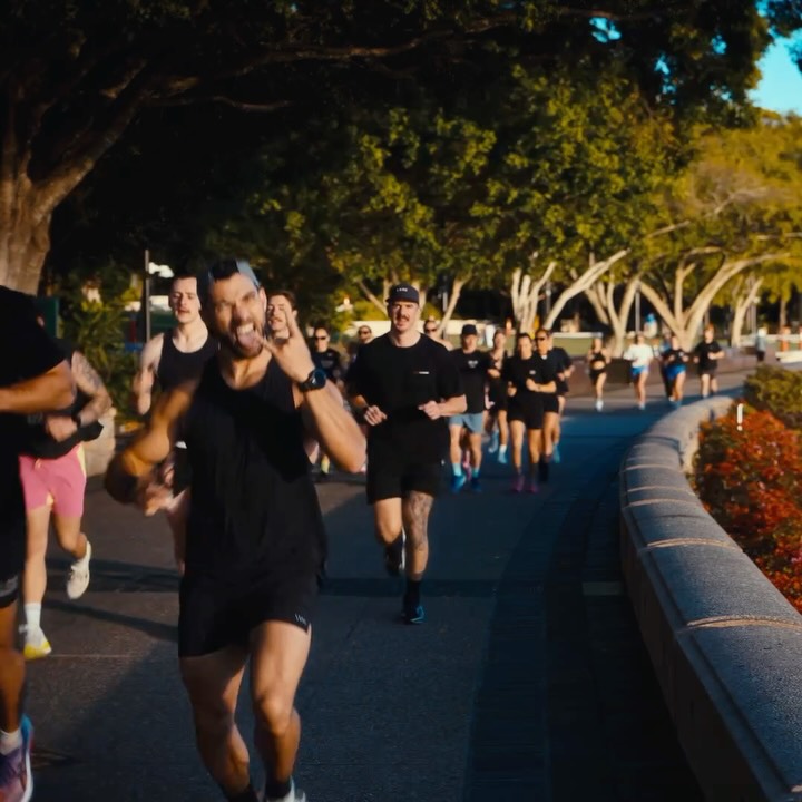 USA 19 Early morning miles with @pillarperformance
Kicking off Day 2 of Game Changers Summit the best way we know how🤘